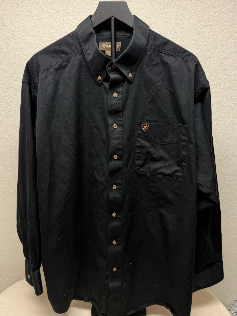 Ariat Men's Black Button-Down Work Shirt with Chest Pocket